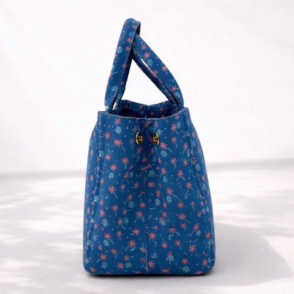 Prada • Canapa 2 Way Canvas Tote Bag in Blue St. Palm, a Limited Edition Print - Picture 4 of 15